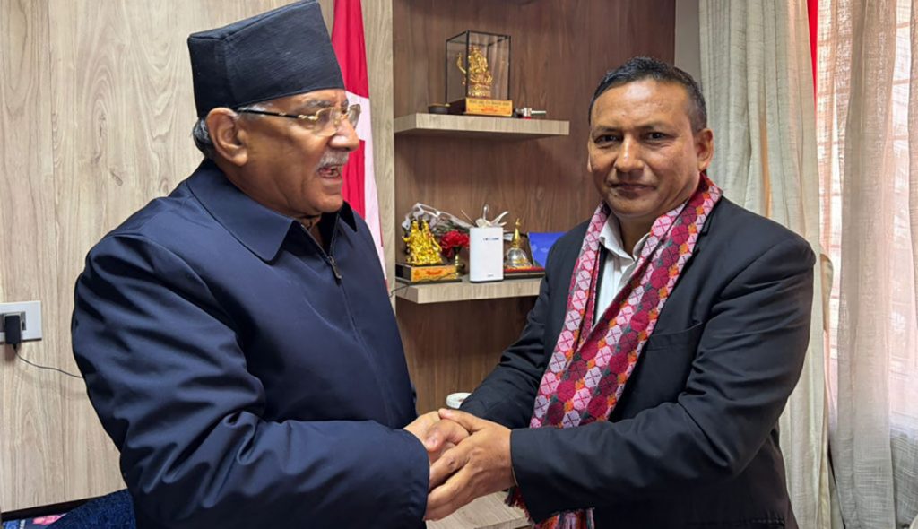 हर्क साम्पाङले कारबाही गरेका मित्र परियार नेकपामा प्रवेश