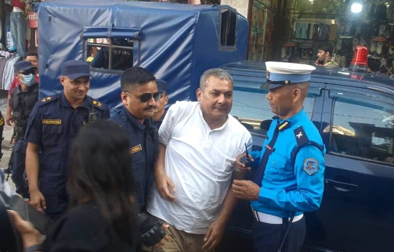 थुना मुक्त भए दुर्गा प्रसाईं