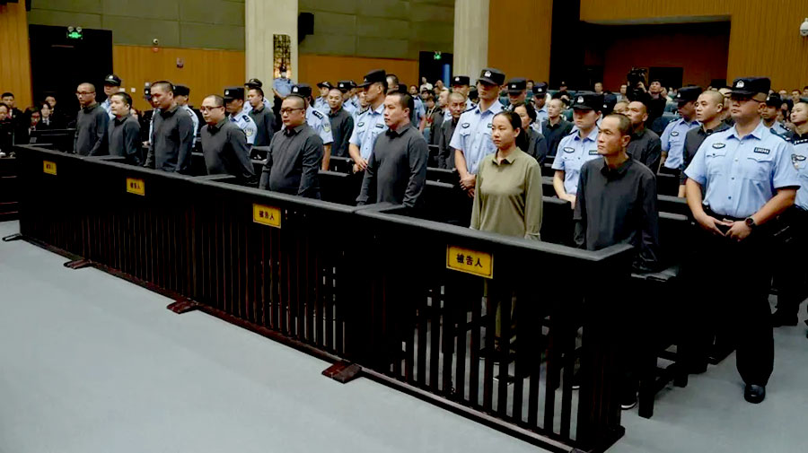 स्क्याम गर्ने कुख्यात माफिया परिवारका ११ सदस्यलाई मृत्युदण्ड