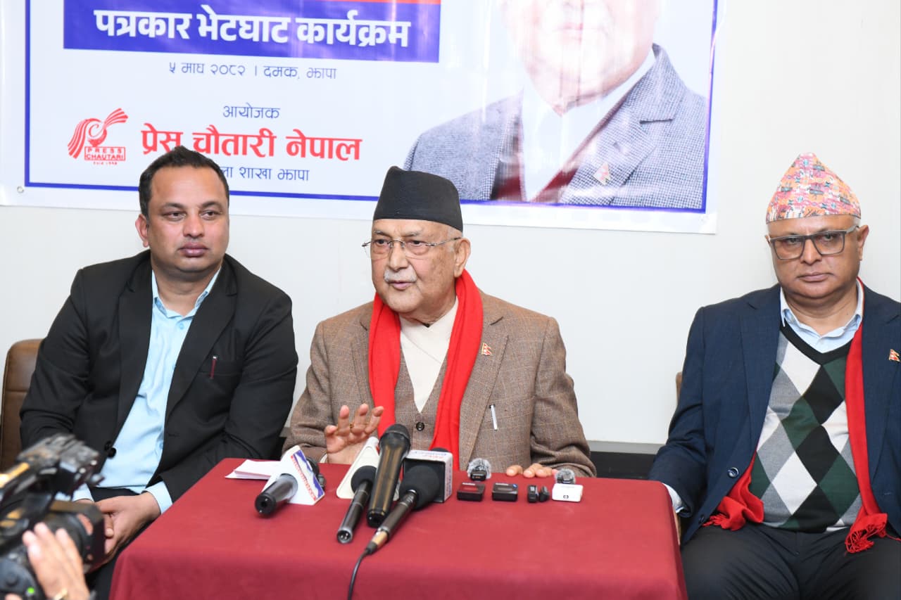 ओली भनेः देश जोगाउन म पुनः झापा ५ मा उम्मेदवार भएर आएको छु