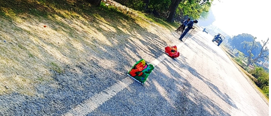 कञ्चनपुरस्थित पूर्वपश्चिम राजमार्गमा शंकास्पद दुईवटा झोला, १ जना पक्राउ